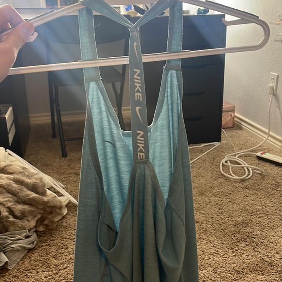 worn once nike athletic top!! - Picture 2 of 3